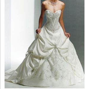 Wedding gown