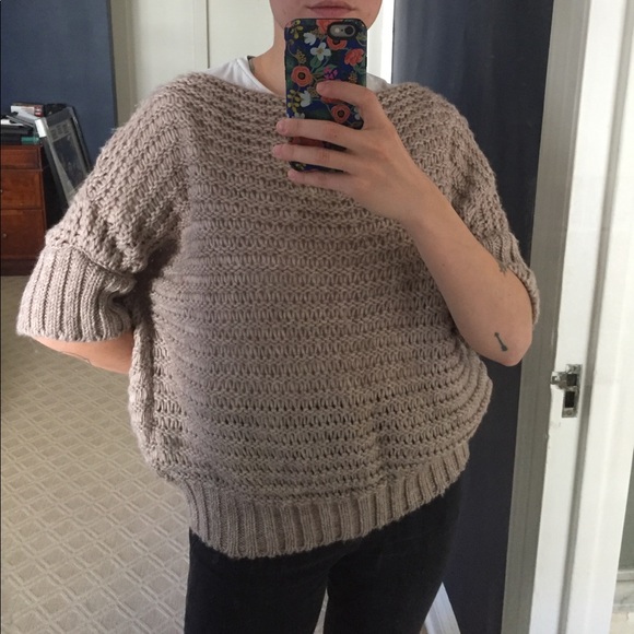 H&M Oversized Short-Sleeve Sweater - Picture 5 of 6