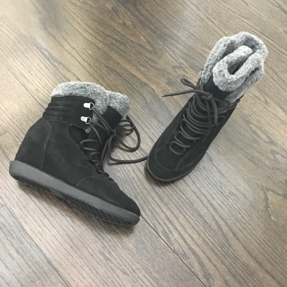 NWOB Nine West Black Suede Fur Wedge Booties - Picture 3 of 8