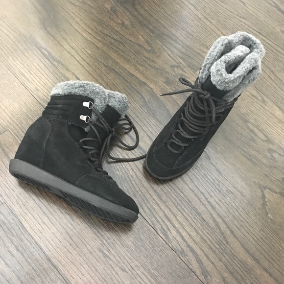 NWOB Nine West Black Suede Fur Wedge Booties - Picture 3 of 8