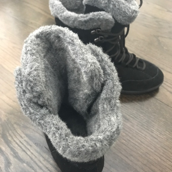 NWOB Nine West Black Suede Fur Wedge Booties - Picture 7 of 8