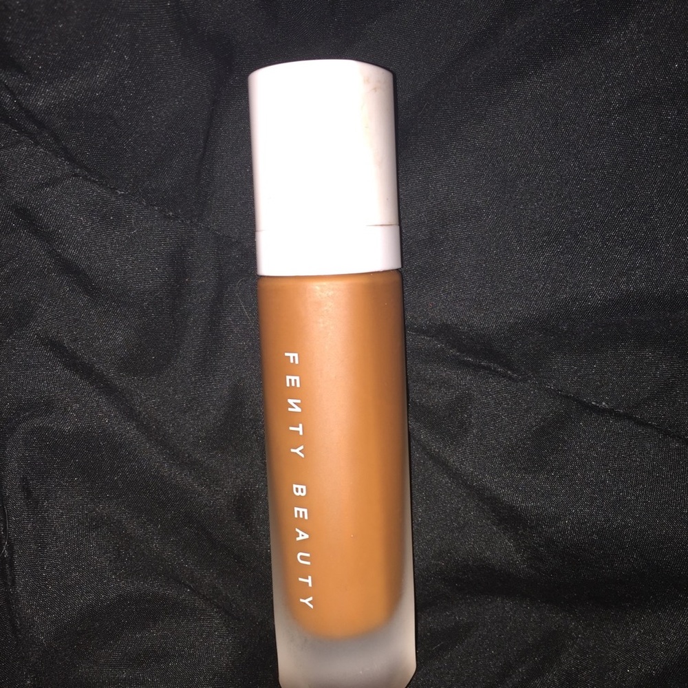 Fenty Beauty Foundation in 440