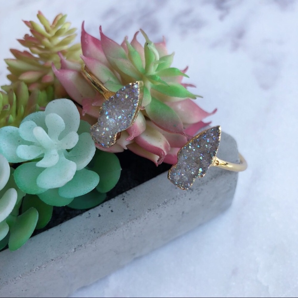 ❗️LAST ONE❗️🆑🎉HOST PICK🎉 Druzy Arrowhead Bangle - Picture 6 of 8