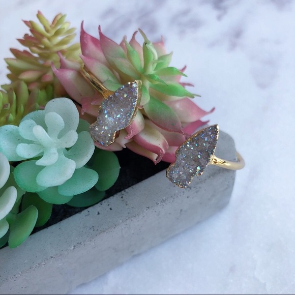 ❗️LAST ONE❗️🆑🎉HOST PICK🎉 Druzy Arrowhead Bangle - Picture 6 of 8