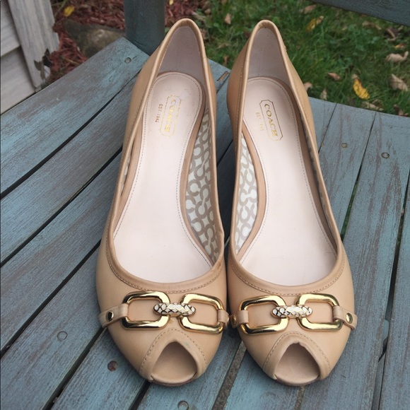 Women's Coach Tan Peek Toe Leather Wedges Size 7B - Picture 1 of 6
