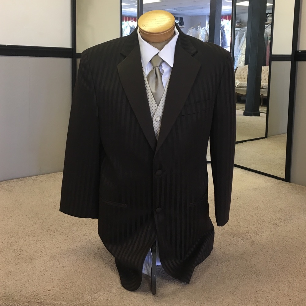 Men’s tuxedo jacket brown