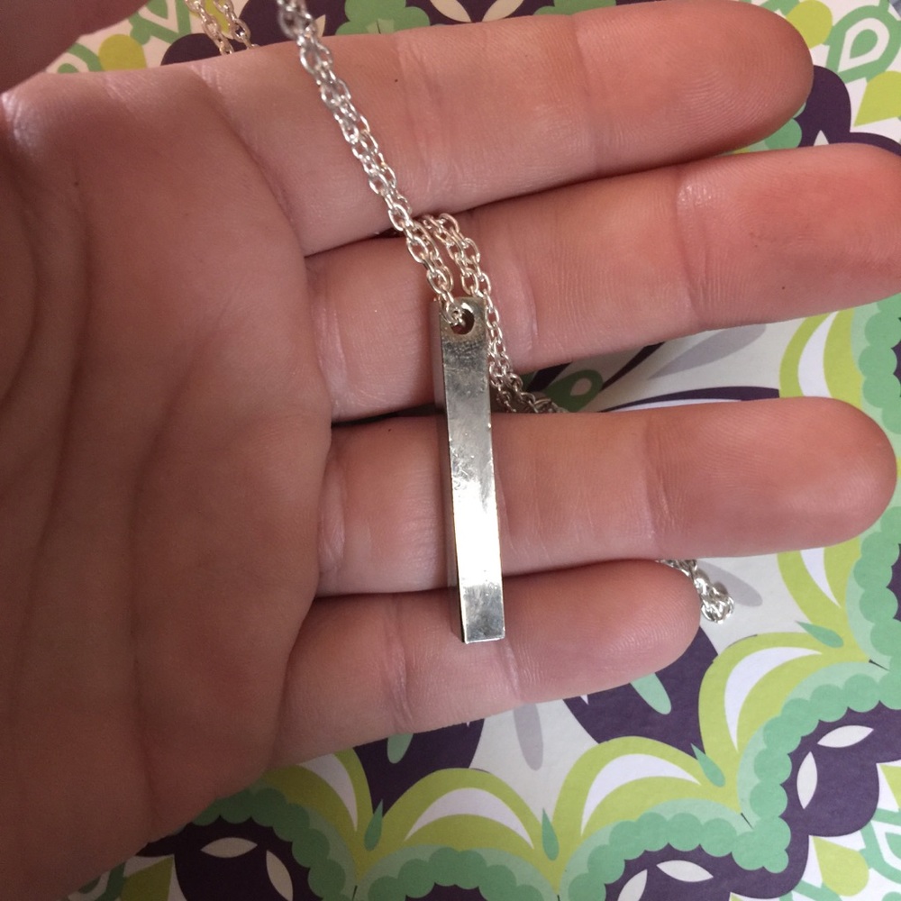 Trendy minimalist bar necklace