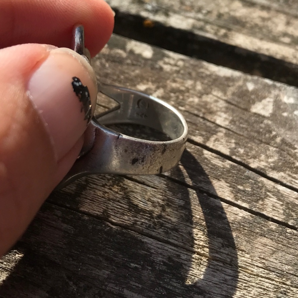 Beautiful Silver Ring - image 2