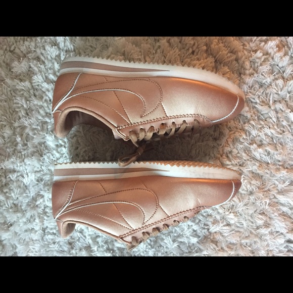 Nike Cortez ROSE GOLD - Picture 2 of 5