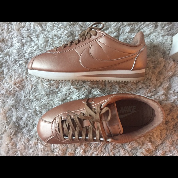 Nike Cortez ROSE GOLD - Picture 4 of 5