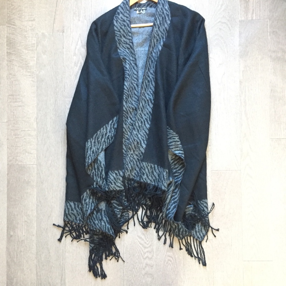 ✨Never Worn✨ Zebra Print Fringe Shawl - Picture 2 of 5