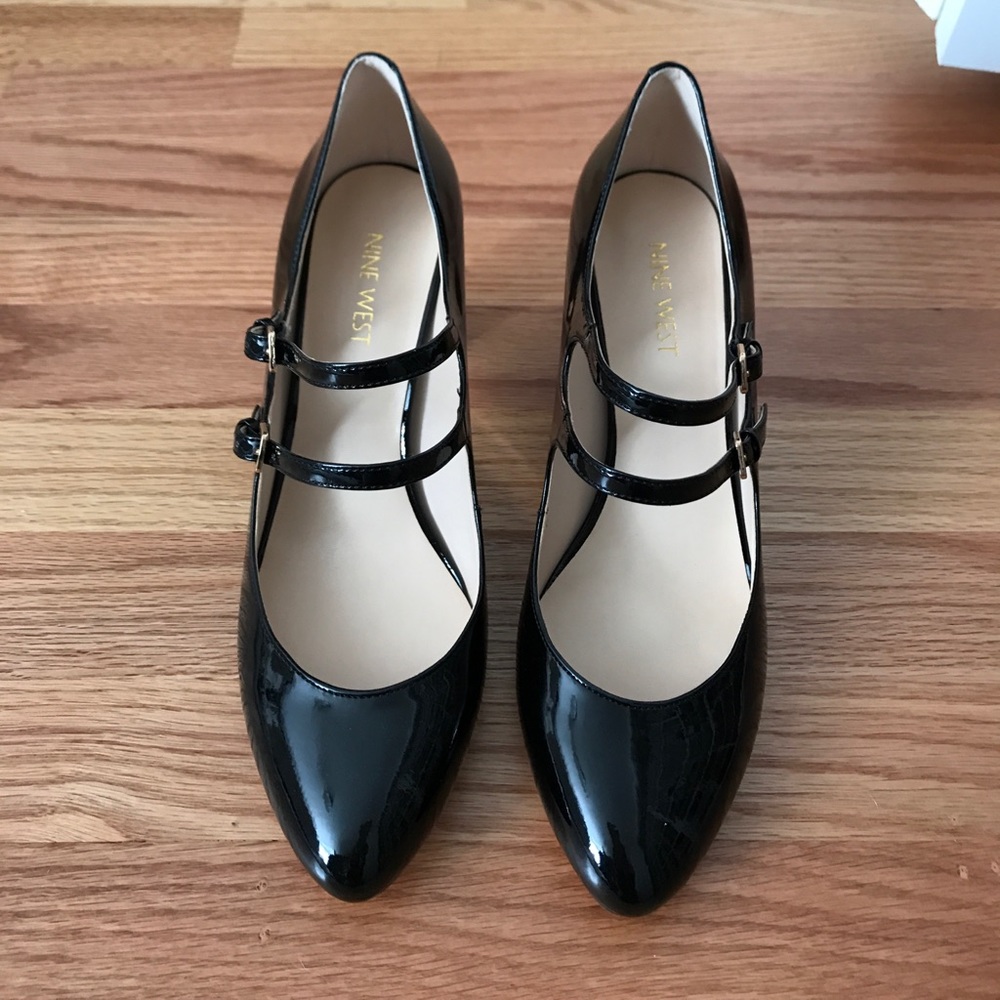 Black and gold dress shoes