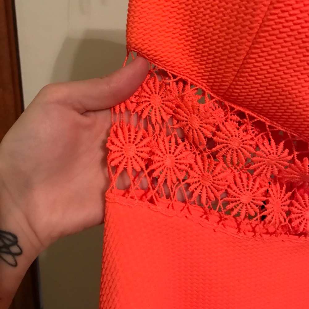 Dress - Picture 3 of 4
