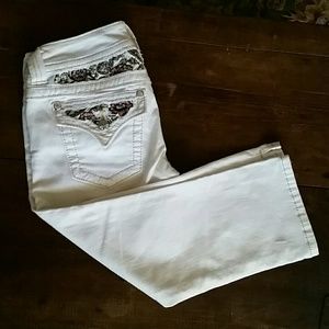 Miss Me fun a flirty floral Capri