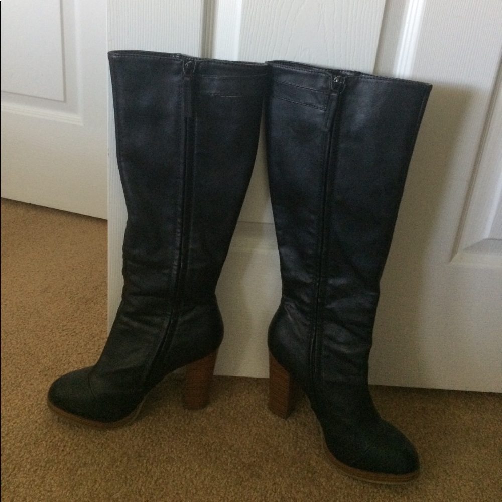 LN Black Faux Leather 3” Block Heel Boots - Picture 4 of 6