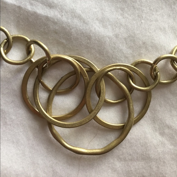 Interlocking Hoop Necklace - Picture 2 of 3