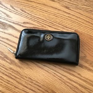 Tory Burch Zip Around Wallet