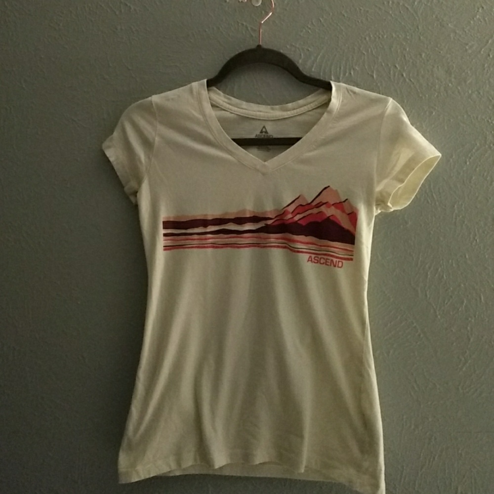Ascend Mountain Range tee