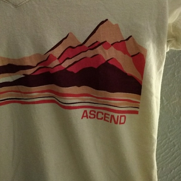 Ascend Mountain Range tee - Picture 3 of 3
