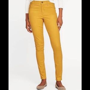 NWT Mustard Old Navy Rockstar Jeans