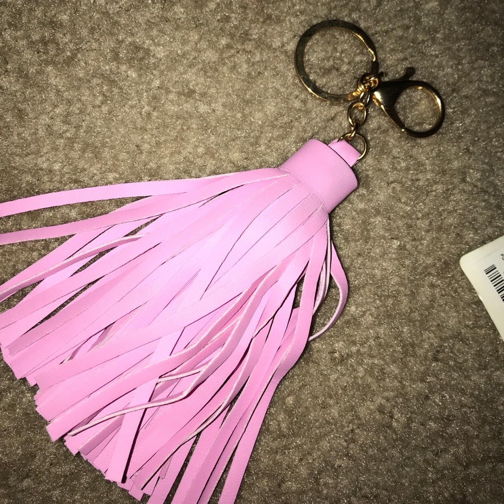 2 New keychains - Picture 3 of 3