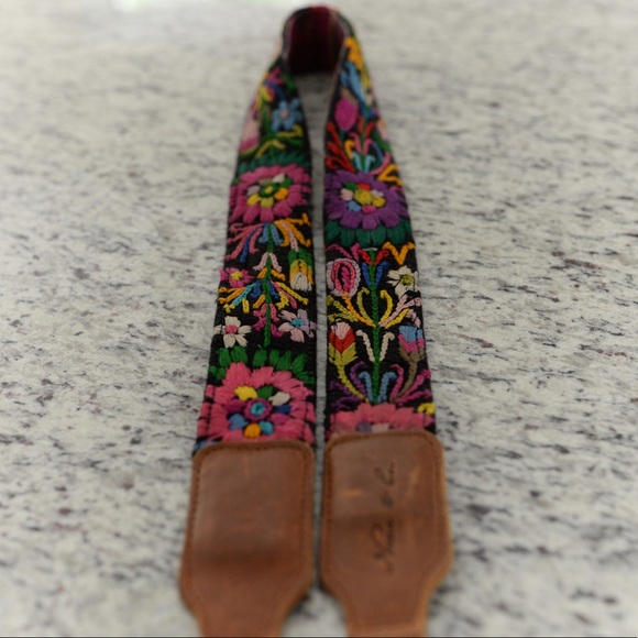 nena and co dog collar