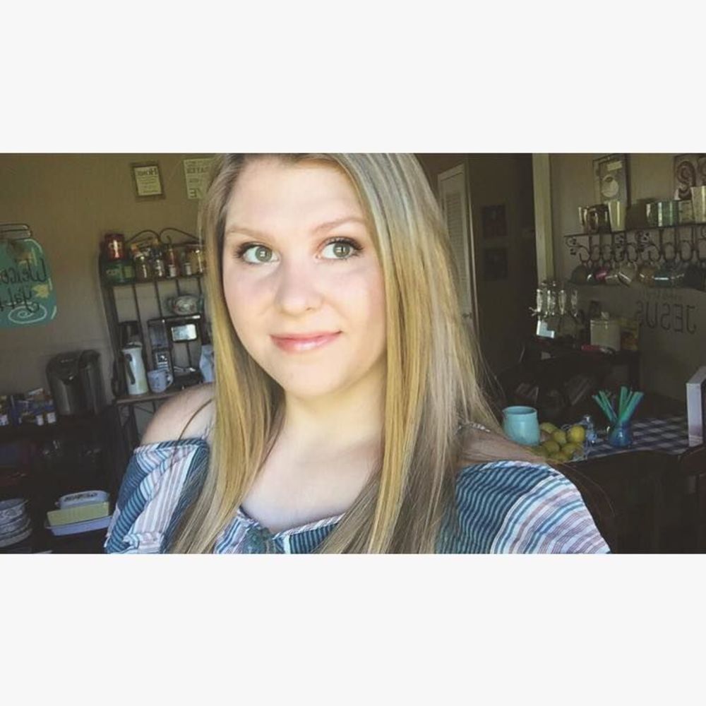 Meet your Posher, Kayla