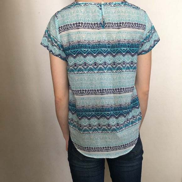 Cute blouse - Picture 2 of 3