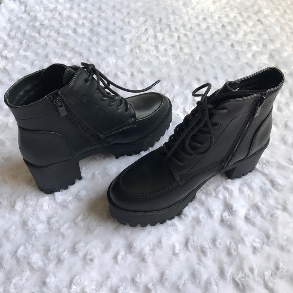 New| BLACK CHUNKY RUGGED LACE UP BOOTS - Picture 3 of 6