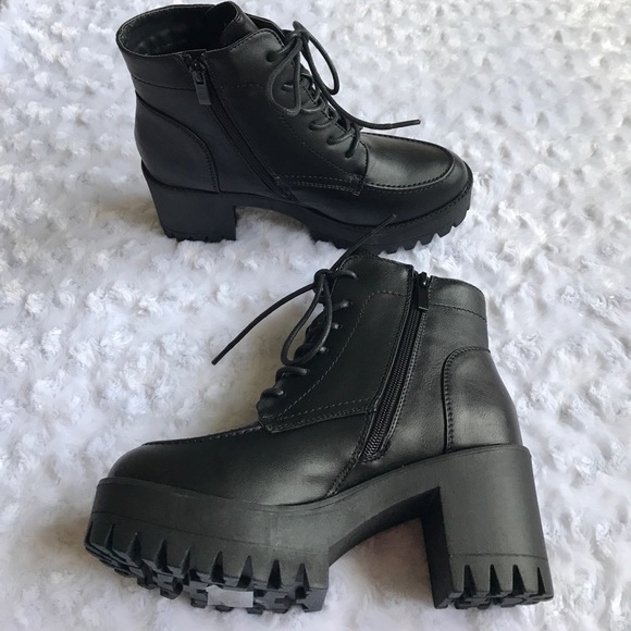 New| BLACK CHUNKY RUGGED LACE UP BOOTS - Picture 2 of 6