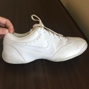 Nike cheerleading / dance sneakers! White size 9