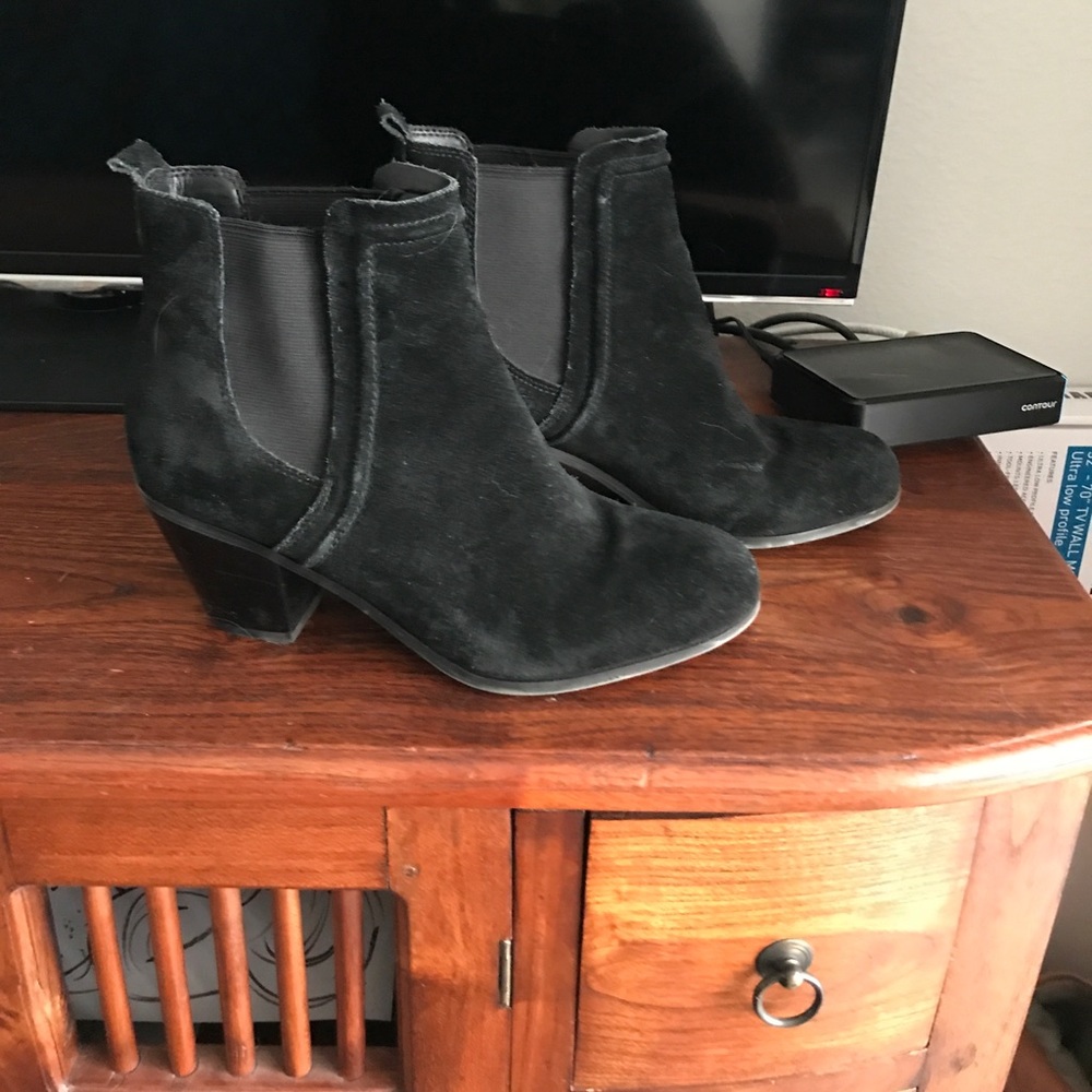 Sam Edelman black suede booties