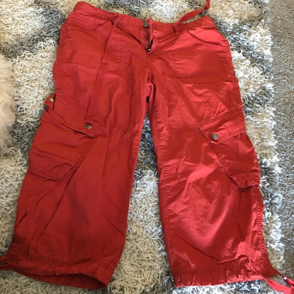 Crop red pant