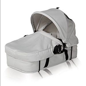 Samantha baby bassinet