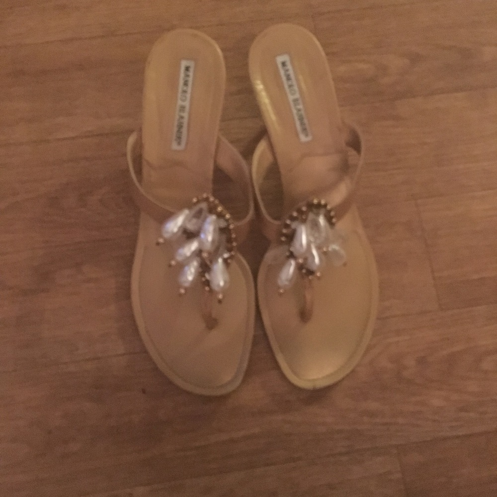 Authentic Manolo Blahnik kitten heels!