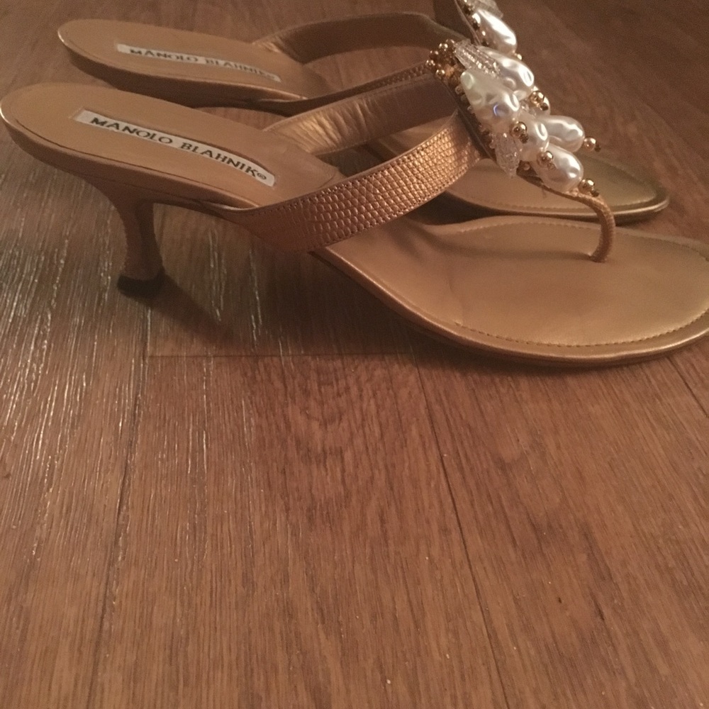 Authentic Manolo Blahnik kitten heels! - Picture 2 of 2