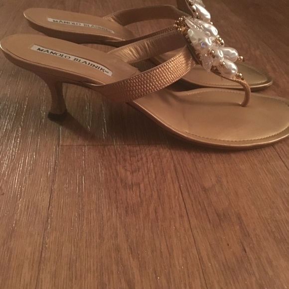 Authentic Manolo Blahnik kitten heels! - Picture 2 of 2