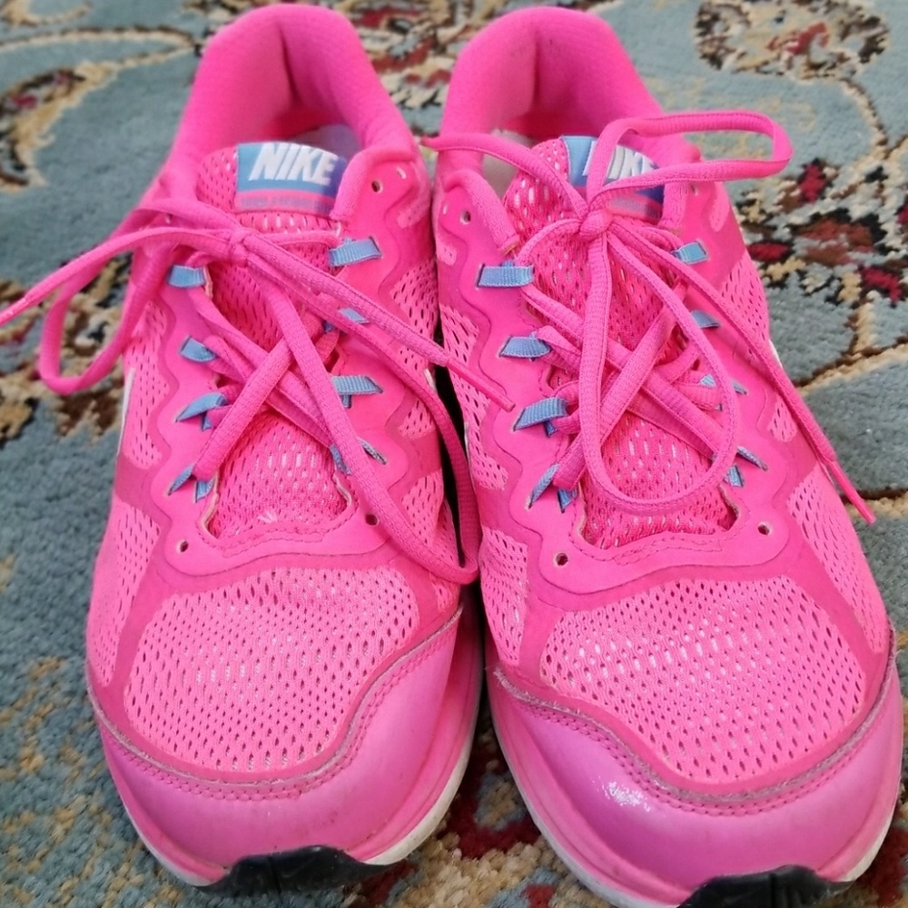 Nike 9.5B pink sneakers