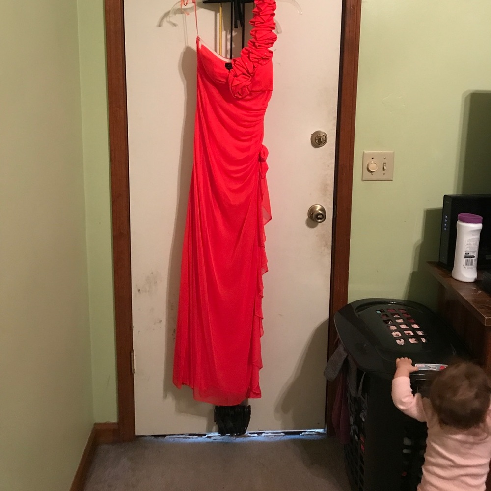 Dress - Picture 2 of 4