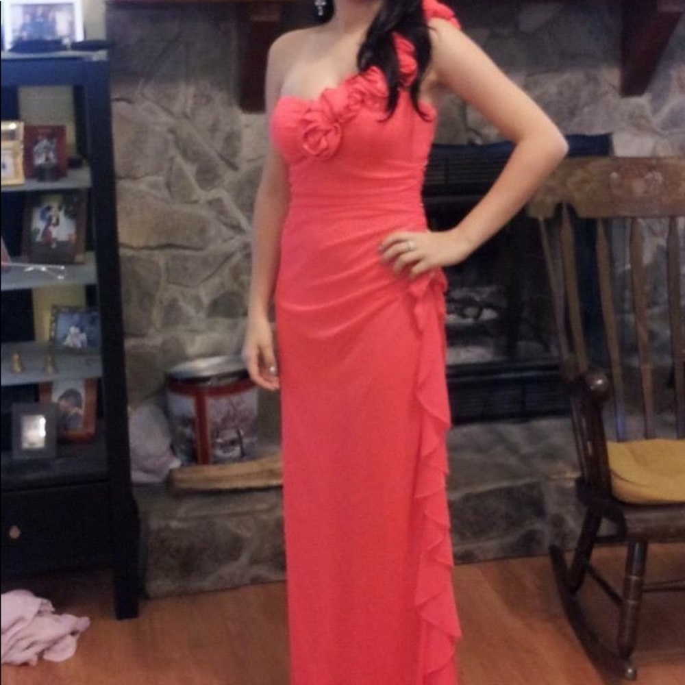 Dress - Picture 4 of 4