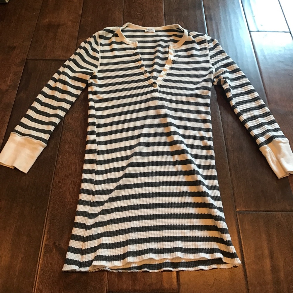 Splendid 3/4 length sleeved shirt