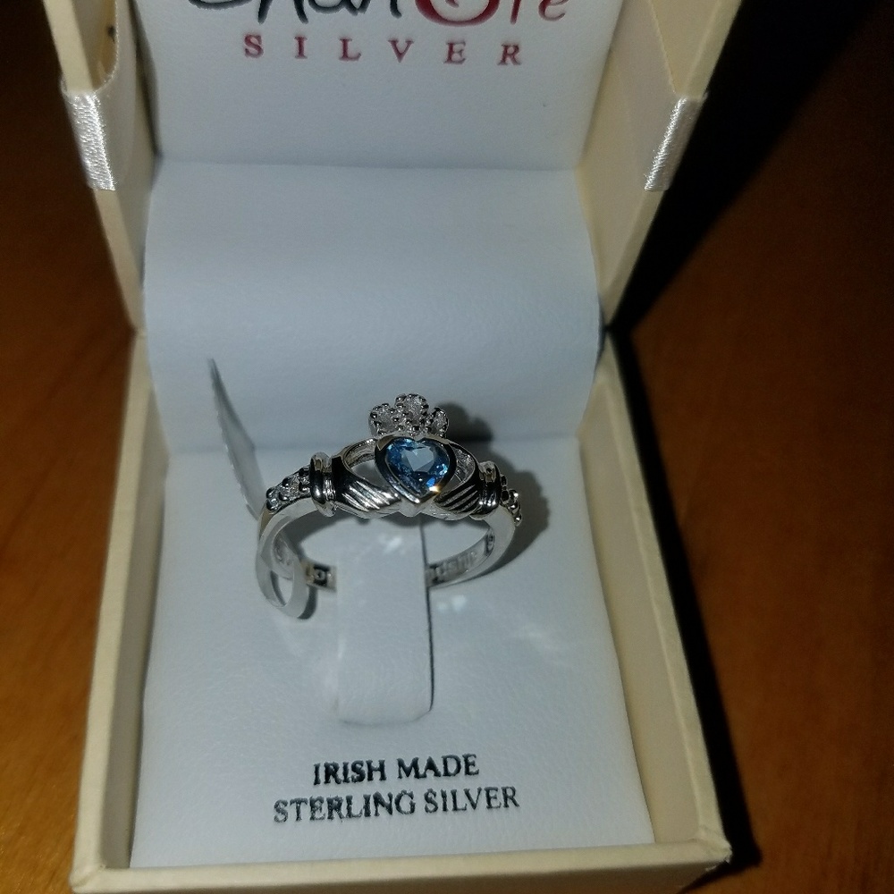 NEW Claddagh Ring w/ December birthstone, size 8.5
