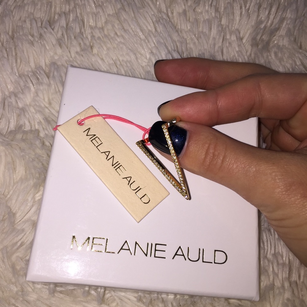 🔸Melanie Auld Pave Deep V Ring 🔸