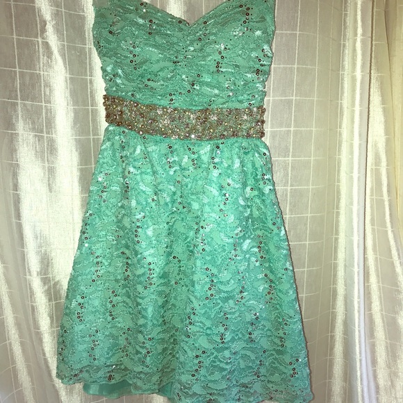 Dress - Picture 1 of 2