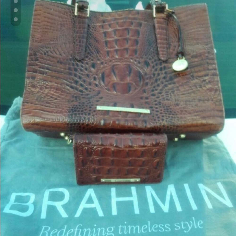 Beautiful leather purse with matching wallet