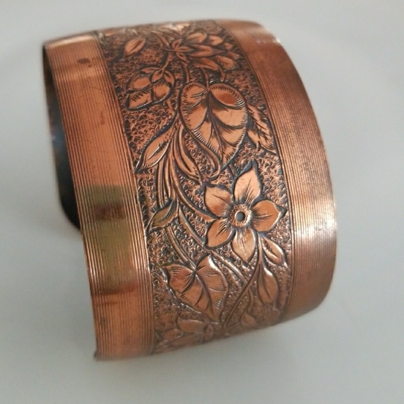 Copper cuff bracelet - Picture 4 of 6
