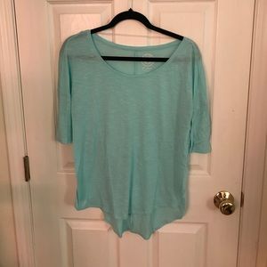 3/4 sleeve flowy t-shirt.