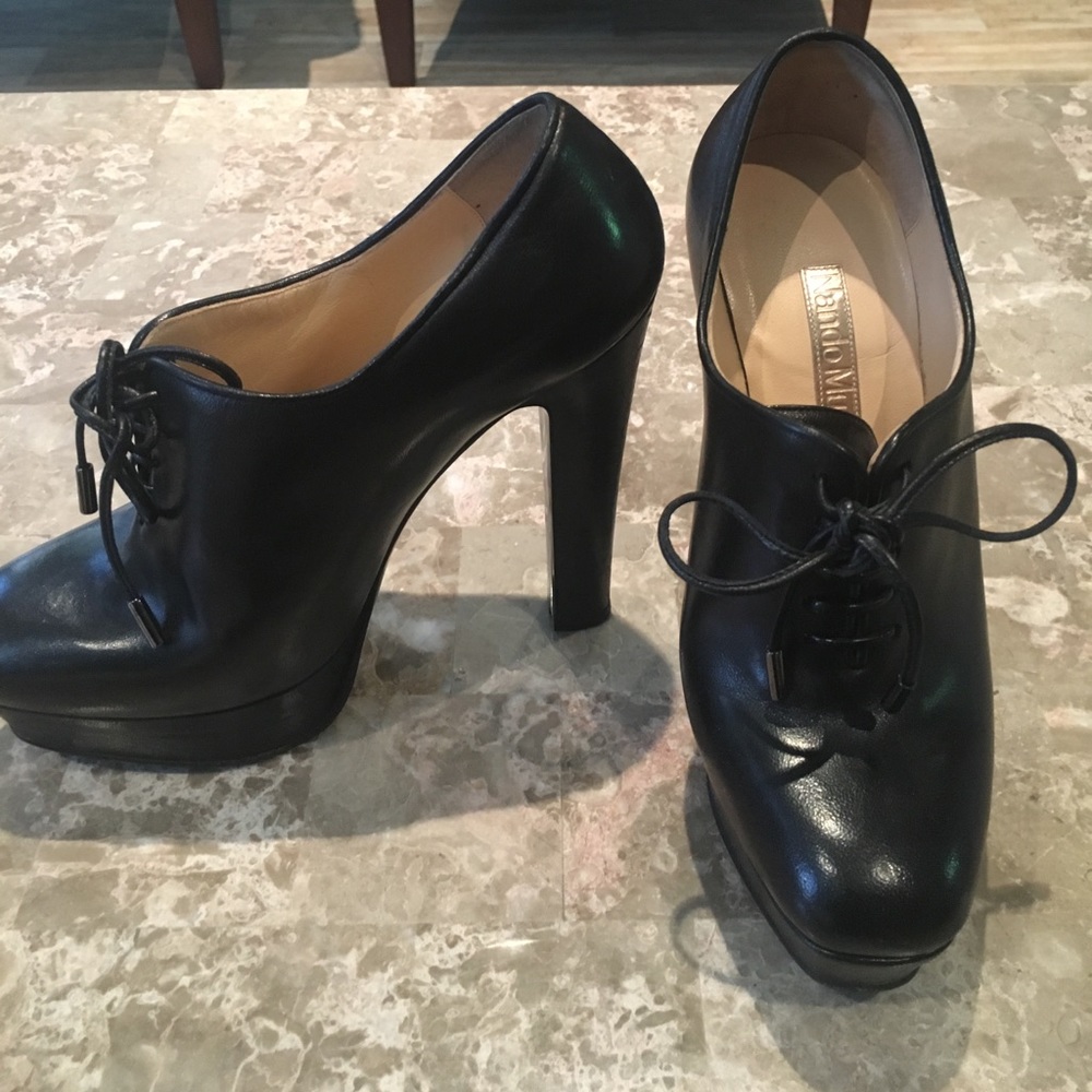 Nandi Muzi laced heels