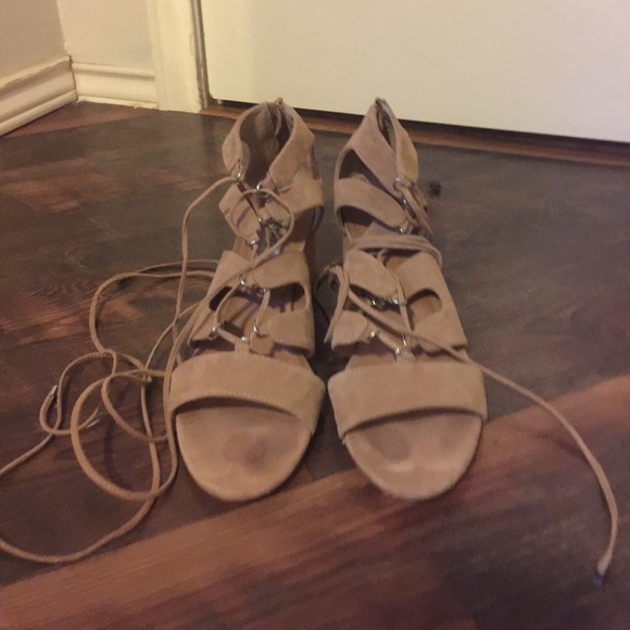 Heels - Picture 2 of 3