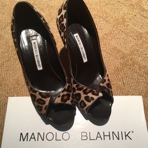 Manolo Blahnik Arsenia Pony Pump sz 8